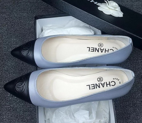 CHANEL Shallow mouth flat shoes Women--135